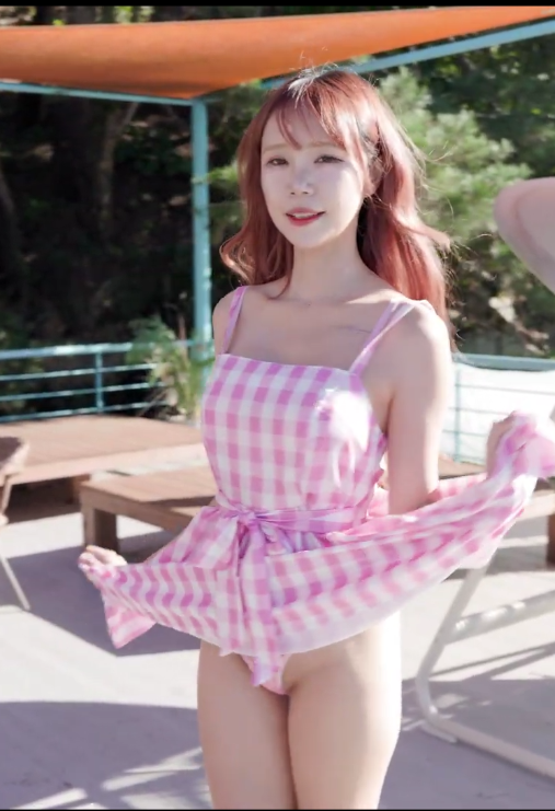 On a Riverside Floating Cafe, Minchae, Pocket Girls, 민채, 포켓걸스插图1